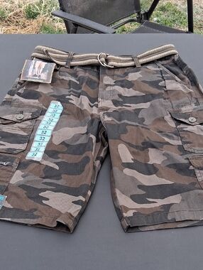 Iron CO. Men's Camo Cargo Shorts - Brown/Green